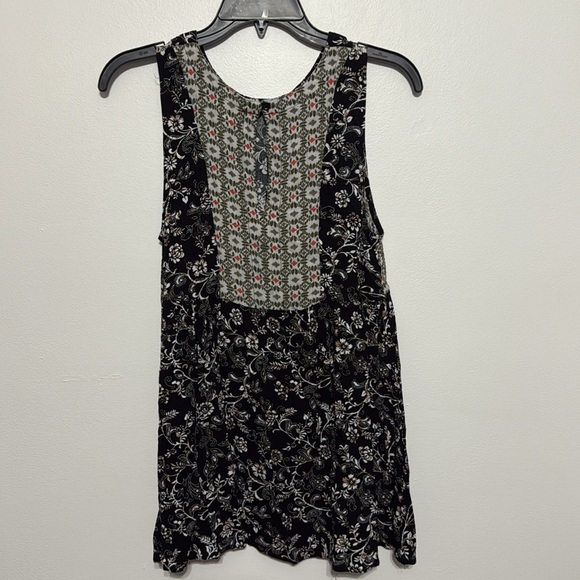 Umgee Chloe, black white and green floral print tank top - Picture 5 of 10